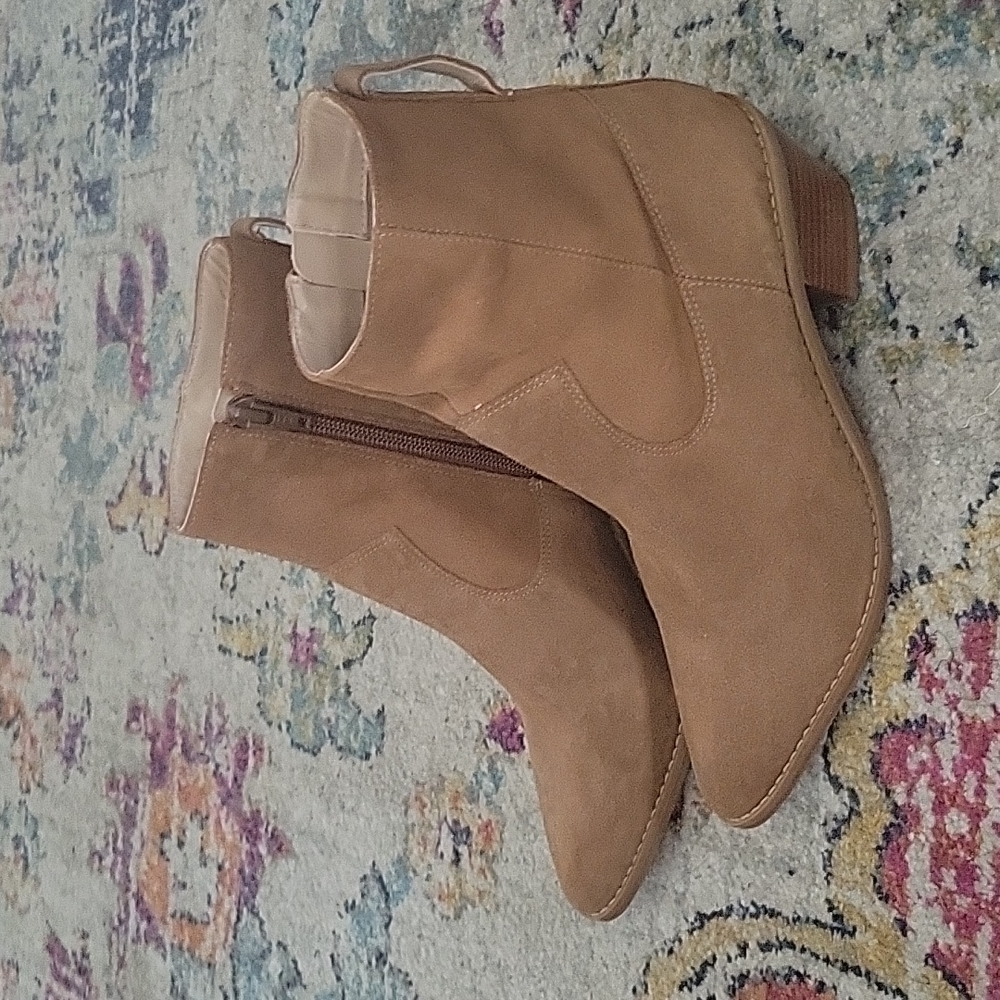 Able Leopard Print Boots Size 7